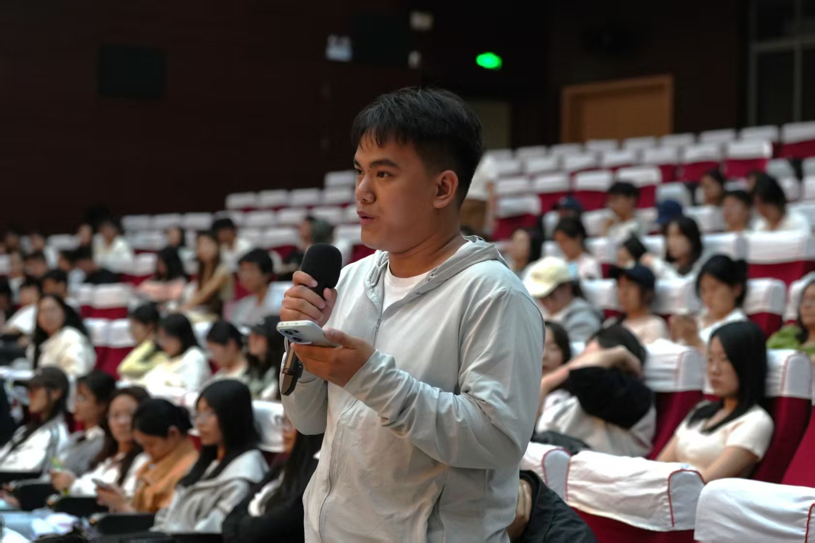 参加活动